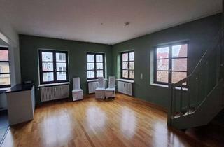 Wohnung kaufen in 86152 Innenstadt, Haus im Haus! Große, denkmalgeschützte Altbauwohnung zum Selbstgestalten in der Augsburger Altstadt