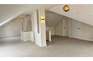 Wohnung kaufen in 48683 Ahaus, Großzügige 114-m²-Dachgeschosswohnung - vollständig modernisiert mit knapp 468m² Grundstücksanteil