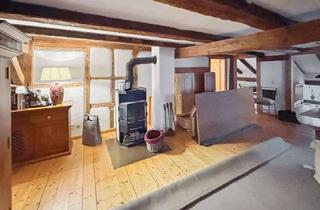 Wohnung kaufen in 91790 Bergen, Attraktives Anlagepaket in Bergen Zwei vermietete Wohnungen in denkmalgeschütztem Jura-Bauernhaus