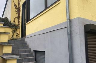 Wohnung mieten in 53721 Siegburg, Für 1 Jahr zu vermieten: 3-Zimmer Wohnung in zentral gelegenem 2Parteienhaus mit Garten + Garage