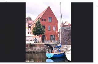 Wohnung mieten in Am Fischmarkt 13, 18439 Altstadt, Erstbezug mit Balkon: Exklusive 3-Zimmer-Wohnung mit luxuriöser Innenausstattung in Stralsund