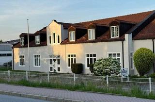 Wohnung mieten in Dörflerweg, 94508 Schöllnach, Gehobene 2,5-Zimmer Mansarden-Wohnung mit PP in Schöllnach