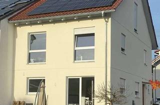 Haus kaufen in 79423 Heitersheim, Stilvolles Reiheneckhaus mit naturbelassenem Garten für eigene Ideen