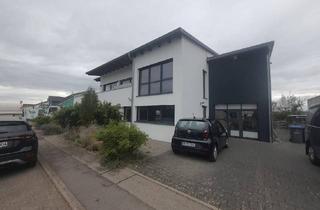 Anlageobjekt in 71155 Altdorf, Altdorf - Provisionsfrei* Moderne Gewerbeimmobilie mit Büro, Wohnung und Halle - KfW 70, Solaranlage, hochwertige Ausstattung