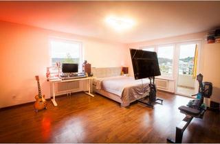 Wohnung kaufen in 72202 Nagold, Top-Saniert 2022: Stilvolle 2,5-Zimmer-Wohnung mit 72 m² im 3. Obergeschoss