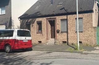 Einfamilienhaus kaufen in 44577 Castrop-Rauxel, Castrop-Rauxel - Haus in Duisburg Sanierungsbedürftig ! Festpreis !