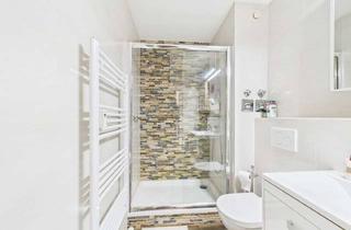 Wohnung kaufen in 73734 Esslingen, Geheimtipp, 2 Zi. Whg, Aufzug, EBK, großer, überdachter Balkon, TG-Stellplatz, Abstellraum, möbliert