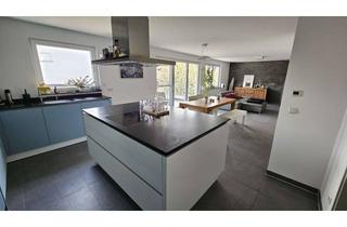 Wohnung kaufen in Sulzburgstraße 1/2, 72636 Frickenhausen, Helle Wohnung, niedrige kosten, Tiefgarage + Stellplatz