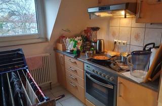 Wohnung mieten in Siegburger Straße 302, 51105 Poll, Gemütliche 2 Zimmer Dachgeschosswohnung mit Einbauküche in Köln Poll