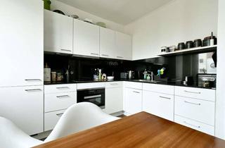 Wohnung mieten in Sternberger Straße 11, 18109 Lichtenhagen, Helle 3-Zimmer-Wohnung mit hochwertiger Einbauküche und Süd-Loggia