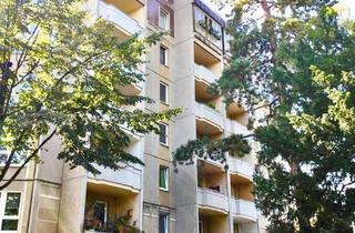 Sozialwohnungen mieten in Albertstr. 34, 01097 Innere Neustadt, Günstige geschnittene 2-Zimmer-Wohnung mit Balkon (WBS)