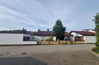 Haus kaufen in 93152 Nittendorf, Zweifamilienhaus im Dornröschenschlaf