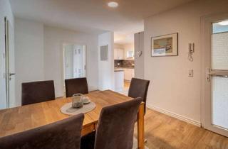 Wohnung kaufen in 25813 Husum, Moderne 2-Zimmer-Eigentumswohnung mit Balkon, nahe Husumer Schlosspark und Innenstadt.