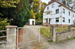 Haus kaufen in Im Brühl 30, 66130 Saarbrücken, 2-Familienhaus mit Bauplatz in guter Lage von Fechingen