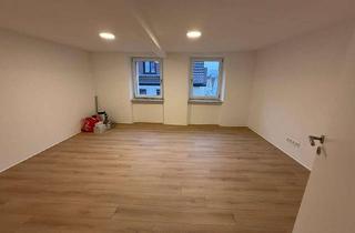 Wohnung mieten in Schloßstraße 40, 74831 Gundelsheim, Renovierte 2-3-Zimmer-Wohnung - zentrale Altstadtlage in Gundelsheim mit EBK
