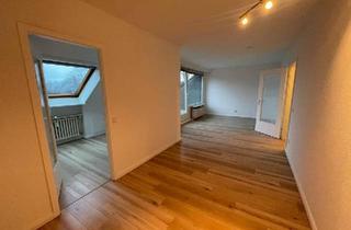 Wohnung kaufen in 22145 Stapelfeld, Stapelfeld - Couratgefrei: Sanierte Dachgeschoss-Wohnung in Meiendorf