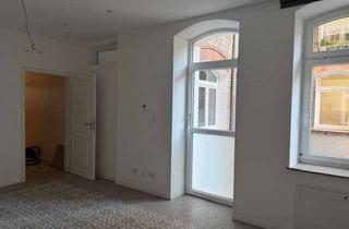 Wohnung kaufen in 90429 Nürnberg, 6-Zi-Souterrain-Eigentumswohnung, 2 Balkone, FBH, 90429 Nürnberg-Rosenau