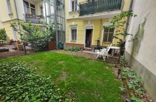 Wohnung kaufen in Dunckerstraße 22, 10437 Prenzlauer Berg, Stuckaltbau am Helmholzplatz