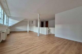 Wohnung mieten in Akademiestraße 18, 76133 Innenstadt-West, Neue Einbauküche - frischrenovierte 3-Zi.-Wohnung (104 m²) + TG-Stellplatz in Top-Lage