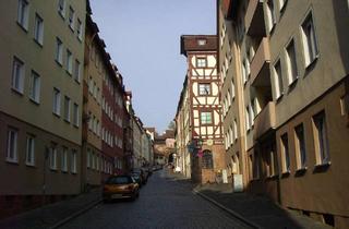 Wohnung mieten in Albrecht-Dürer-Straße, 90403 Nürnberg, Wohnen im Burgviertel ! 2-Zimmer-Wohnung mit hübschem Küchen-Balkon in der Albrecht-Dürer-Straße