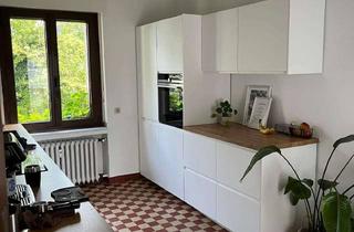 Wohnung mieten in 45138 Huttrop, Charmante 3-Zimmer-Altbauwohnung mit Balkon im Moltkeviertel