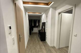 Wohnung mieten in Bunsenstraße, 69226 Nußloch, Frisch sanierte 3-Zimmer-Dachgeschosswohnung in Nußloch – Charme, Stil & ein offenes Wohngefühl