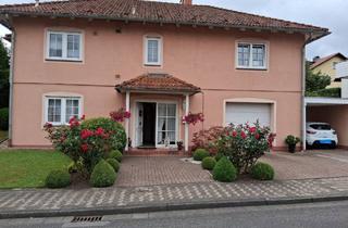 Haus kaufen in 37269 Eschwege, Eschwege - Kaufpreisreduzierung< Einfamilienwohnhaus mit sehr schönem Grundstück, Garage, Carport zusätzliches Appartement mit Dusche, WC und Waschbec