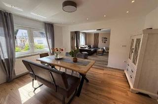 Haus kaufen in 66352 Großrosseln, Großrosseln - Charmantes Zuhause mit viel Platz in naturnaher Wohnlage in 66352 Dorf im Warndt zu verkaufen