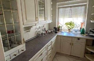 Wohnung kaufen in Hochfeldstraße 16, 67067 Ludwigshafen, Ludwigshafen am Rhein - Provisionsfrei***TOP Gelegenheit*** sehr schöne, helle 4 ZKB, Balkon, 2 Bäder, Einbauküche, Garage