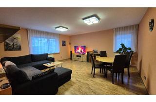 Wohnung kaufen in 55469 Simmern, Simmern/Hunsrück - Großzügige 3-Zimmer-EG-Wohnung, Einbauküche, 2 Parkplätze, Keller