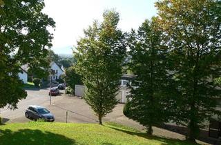 Wohnung kaufen in 73230 Kirchheim, Kirchheim unter Teck - sanierungsbedürftige aber schön geschnittene 4-Zimmer Wohnung