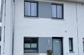 Haus kaufen in 25337 Kölln-Reisiek, Kölln-Reisiek - Neuwertiges Reihenendhaus (4 Zimmer +EBK+ Stellplatz) in Elmshorn