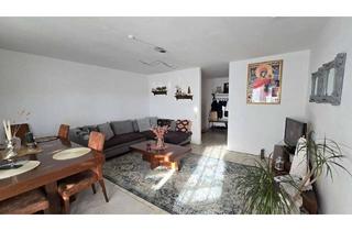 Wohnung kaufen in 71229 Leonberg, Helle 4-Zimmer-Wohnung mit Wintergarten, Garten und Tiefgaragenstellplatz!