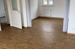 Wohnung mieten in Gottfried-Neukam-Str. 16, 96317 Kronach, Schöne 4-Zimmer Wohnung am Kreuzberg/Schwimmbad