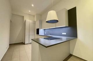 Wohnung mieten in Eisenacher Str. 59, 10823 Schöneberg, 4-Zimmer Wohnung mit Balkon und Einbauküche