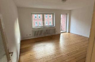 Wohnung mieten in Waitzstraße 30, 24105 Blücherplatz, 2 Zimmerwohnung mit sonnigem Balkon in Bestlage - frisch renoviert