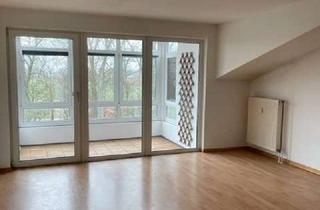 Wohnung mieten in Zollstraße 18, 44869 Höntrop, Schöne 2-Zi. DG-Wohnung mit Loggia u. Gartennutzung