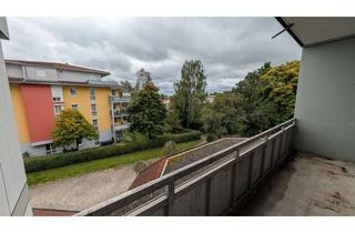 Wohnung mieten in 85551 Kirchheim, Ab sofort möglich! Zentrale Lage in Kirchheim, Am Brunnen: Große 3-Zimmer-Wohnung mit EBK und Balkon