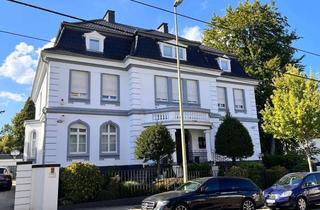 Wohnung mieten in Bredeneyer Straße 56, 45133 Bredeney, Gemütliche Dachgeschosswohnung mit Einbauküche!