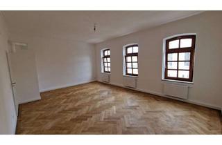 Wohnung mieten in Hermann-Köhl-Straße 11, 89231 Neu-Ulm, Repräsentative Wohnung am Petrusplatz mit großem Balkon
