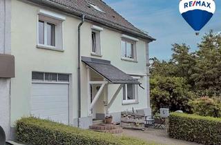 Haus kaufen in 66629 Freisen, Zweifamilienhaus in Oberkirchen sofort beziehen