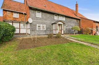 Haus kaufen in 31079 Almstedt, Ruhig gelegenes Zweifamilien-Landgut mit großem Grundstück und vielseitigen Stallungen!