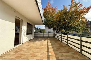 Haus kaufen in 97944 Boxberg, Ein Zuhause für Generationen: Weitläufiges Dreifamilienhaus mit ELW und 5 Garagen