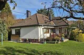 Haus kaufen in 57223 Kreuztal, Gepflegter Bungalow in ruhiger Lage mit gr0ßem Grundstück
