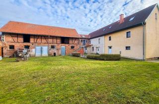 Haus kaufen in 99439 Neumark, Attraktives Wohnensemble mit Garten und Ausbaureserve