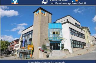 Anlageobjekt in 94078 Freyung, Zentral gelegenes Bank-/Bürogebäude mit einem Wohn- und Geschäftshaus in 94078 Freyung