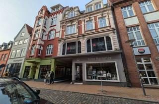 Anlageobjekt in Rote Straße 8/10, 24937 Friesischer Berg, In direkter Citylage von Flensburg, Wohn-/Geschäftshaus mit Stellplätzen