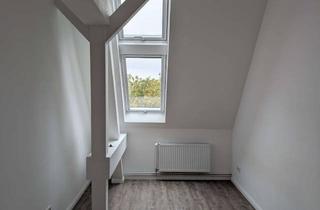 Wohnung mieten in Eichborndamm 32, 13403 Reinickendorf, Schöne 4 Zimmer Dachgeschoßwohnung
