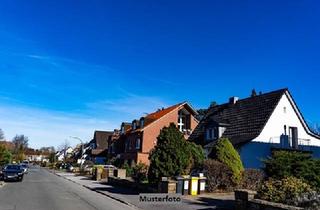 Haus kaufen in 96120 Bischberg, 2-Familienhaus, nebst Garage und Maschinenhalle