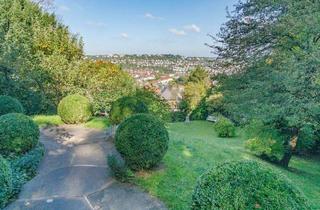 Villa kaufen in 70197 Stuttgart, Stuttgart - Sanierter Klassiker in bester Aussichtslage auf dem Hasenberg